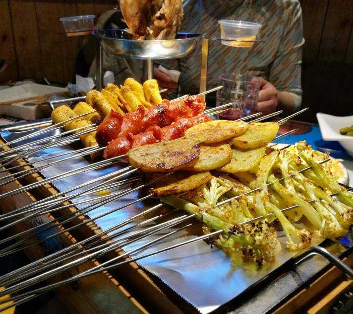 比如音乐烧烤吧